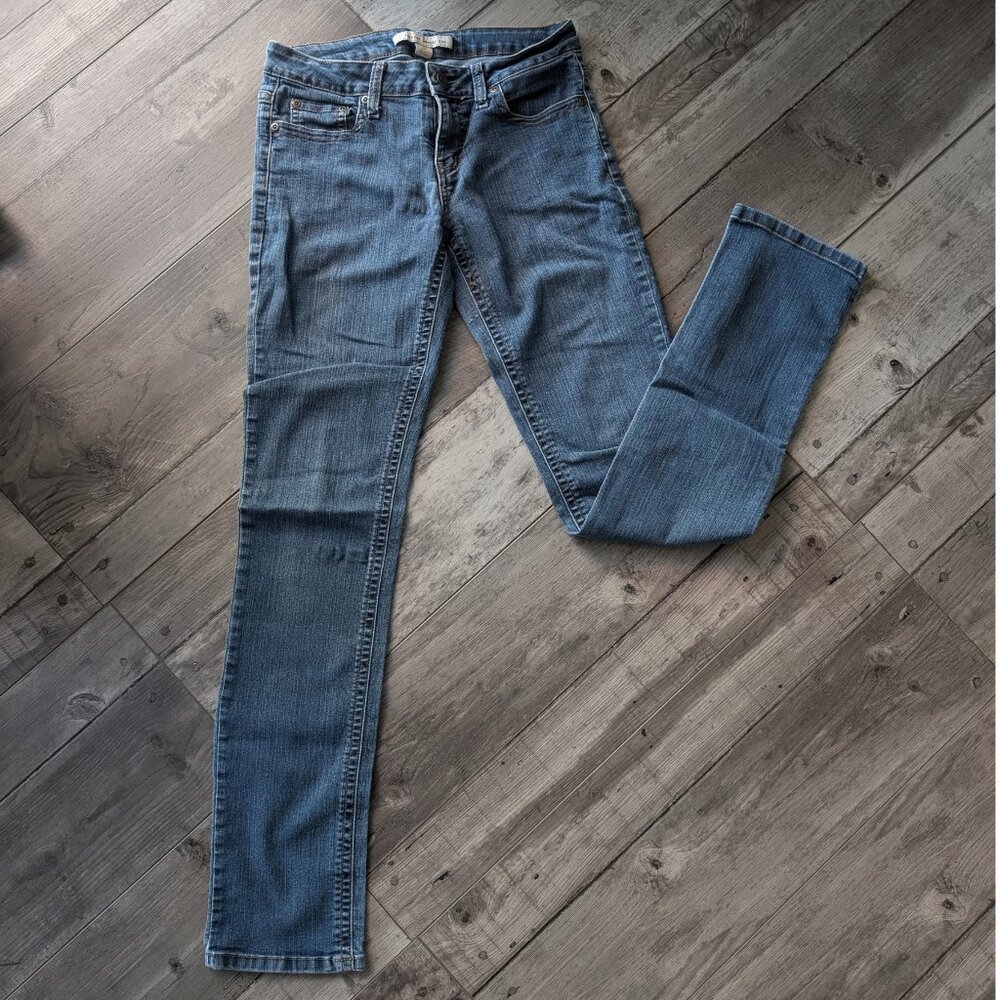 5️⃣ Forever 21 Stretch Skinny Jeans - Medium Wash - Size 27 (US 4)